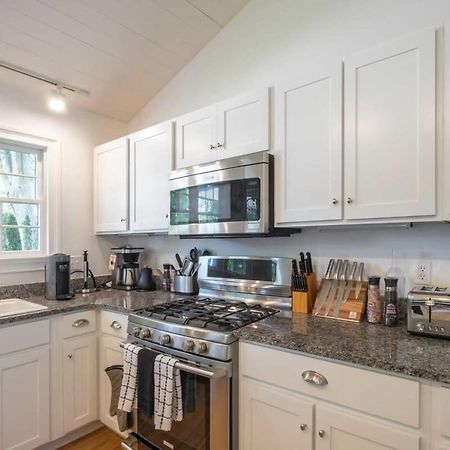Heated Pool, Driftwood Cottage By Rovetravel East Hampton Exterior photo